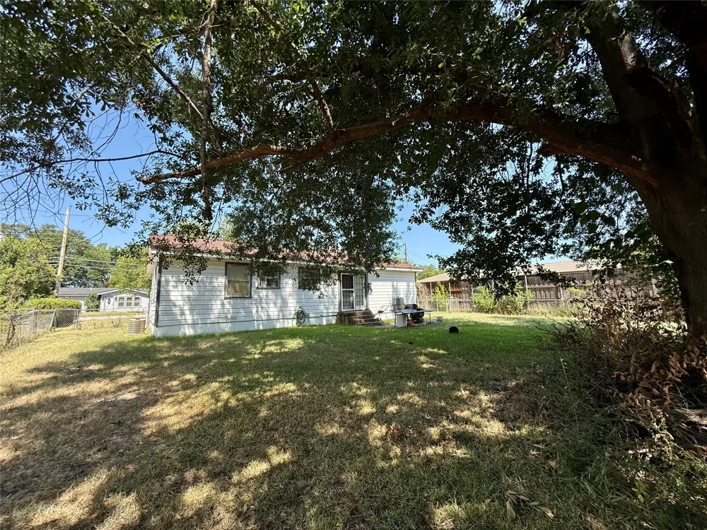 1313 S Rockwall Avenue Terrell, TX 75160