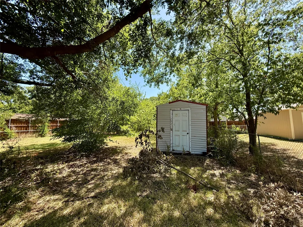 1313 S Rockwall Avenue Terrell, TX 75160