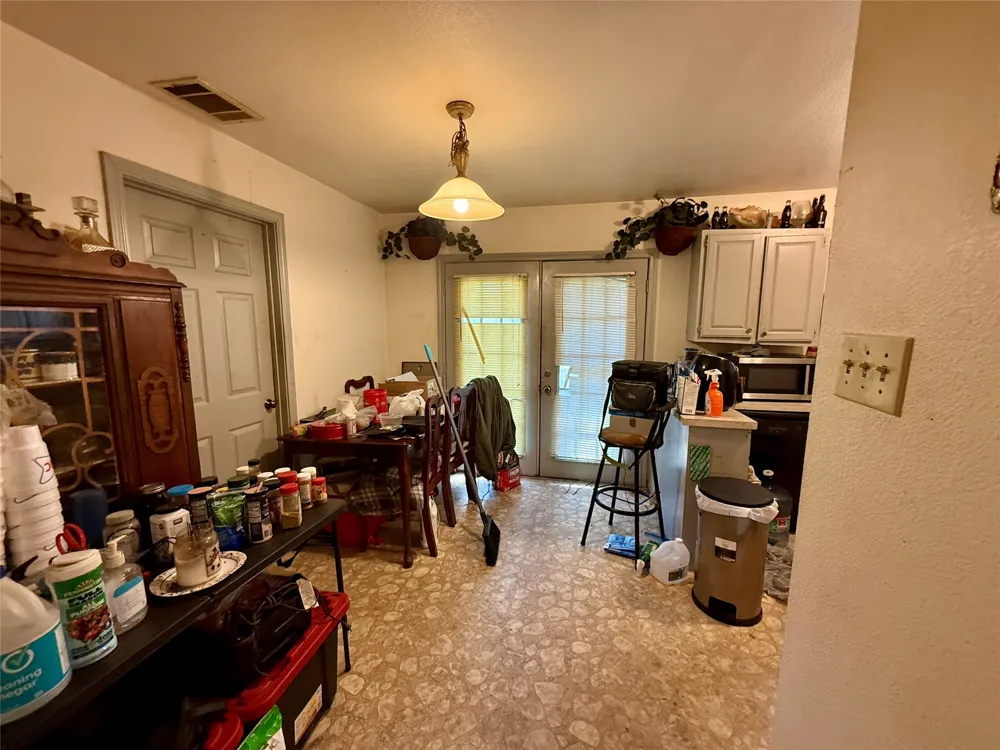 1313 S Rockwall Avenue Terrell, TX 75160