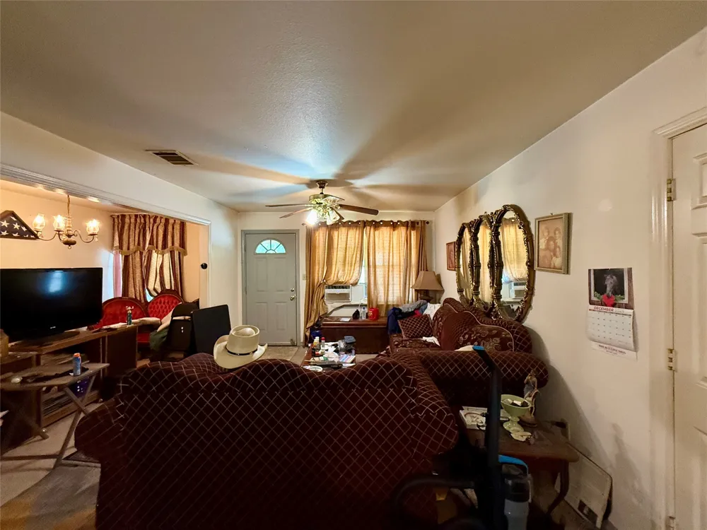 1313 S Rockwall Avenue Terrell, TX 75160
