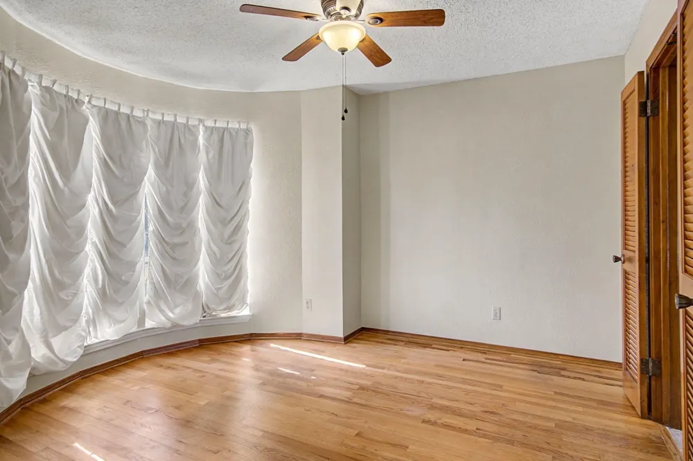 604 Baker Drive Hurst, TX 76054