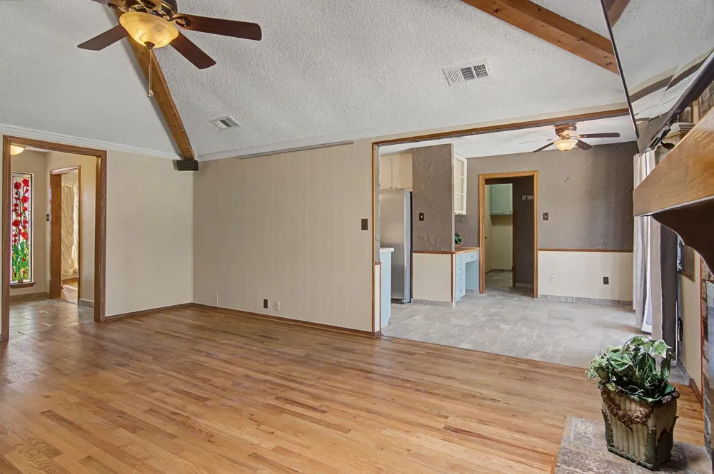 604 Baker Drive Hurst, TX 76054