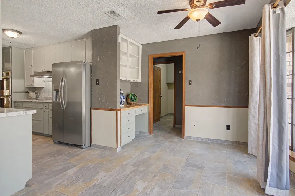 604 Baker Drive Hurst, TX 76054