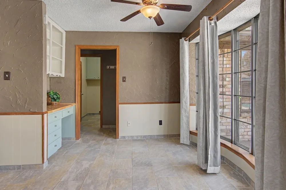 604 Baker Drive Hurst, TX 76054