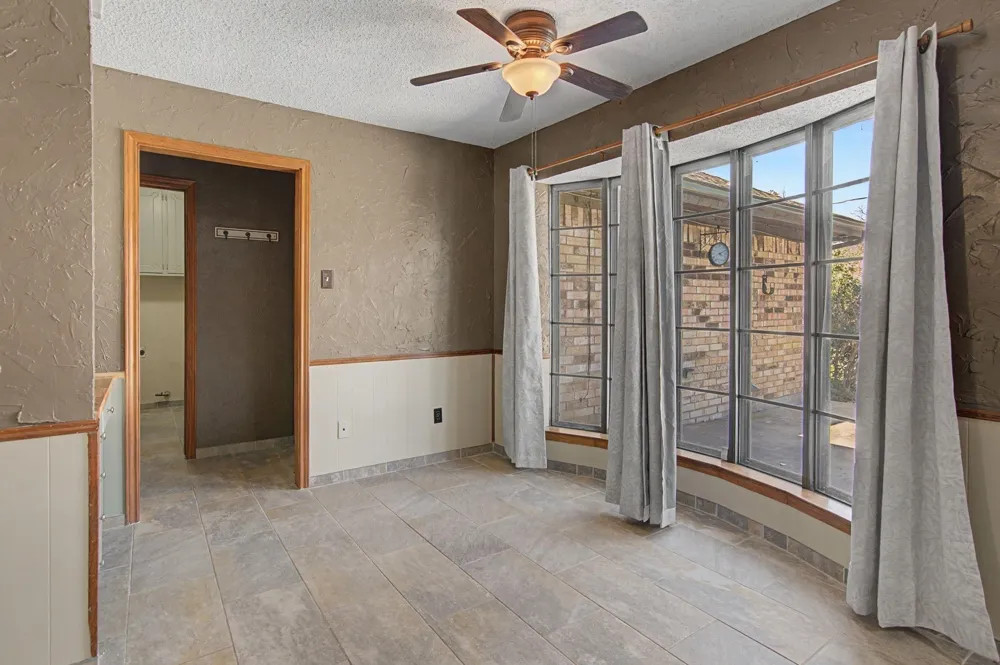 604 Baker Drive Hurst, TX 76054