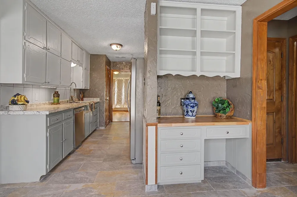 604 Baker Drive Hurst, TX 76054