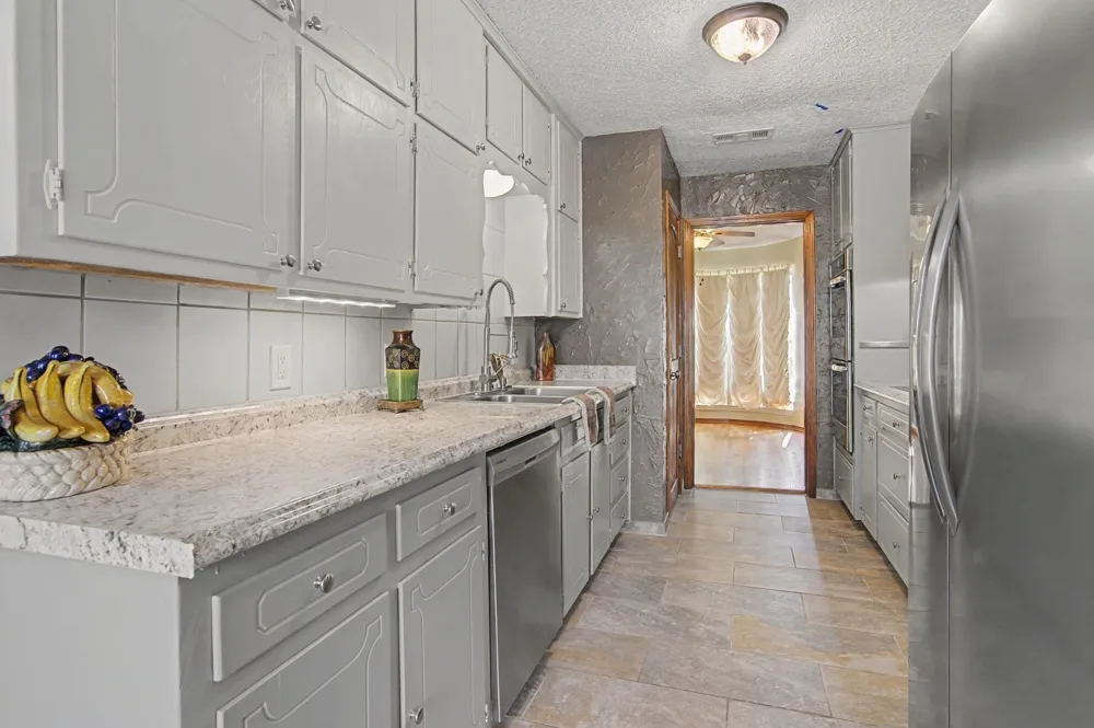 604 Baker Drive Hurst, TX 76054