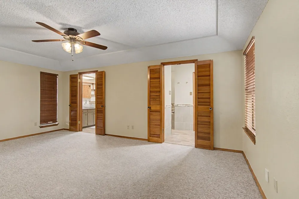 604 Baker Drive Hurst, TX 76054