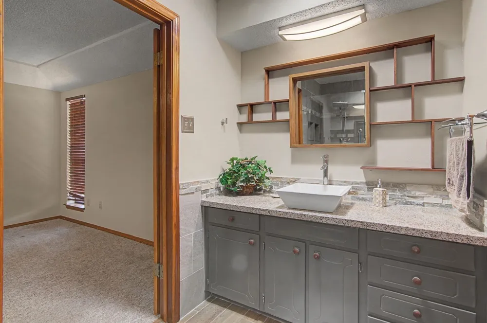 604 Baker Drive Hurst, TX 76054