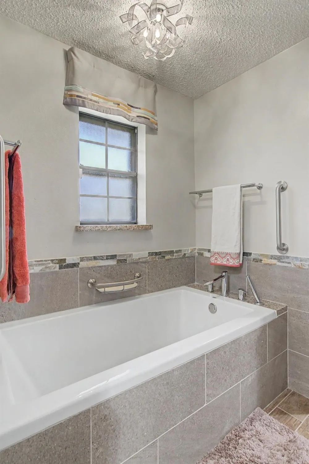 604 Baker Drive Hurst, TX 76054