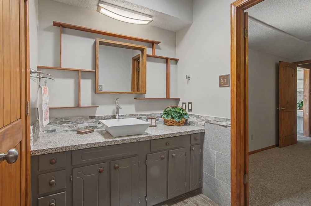 604 Baker Drive Hurst, TX 76054