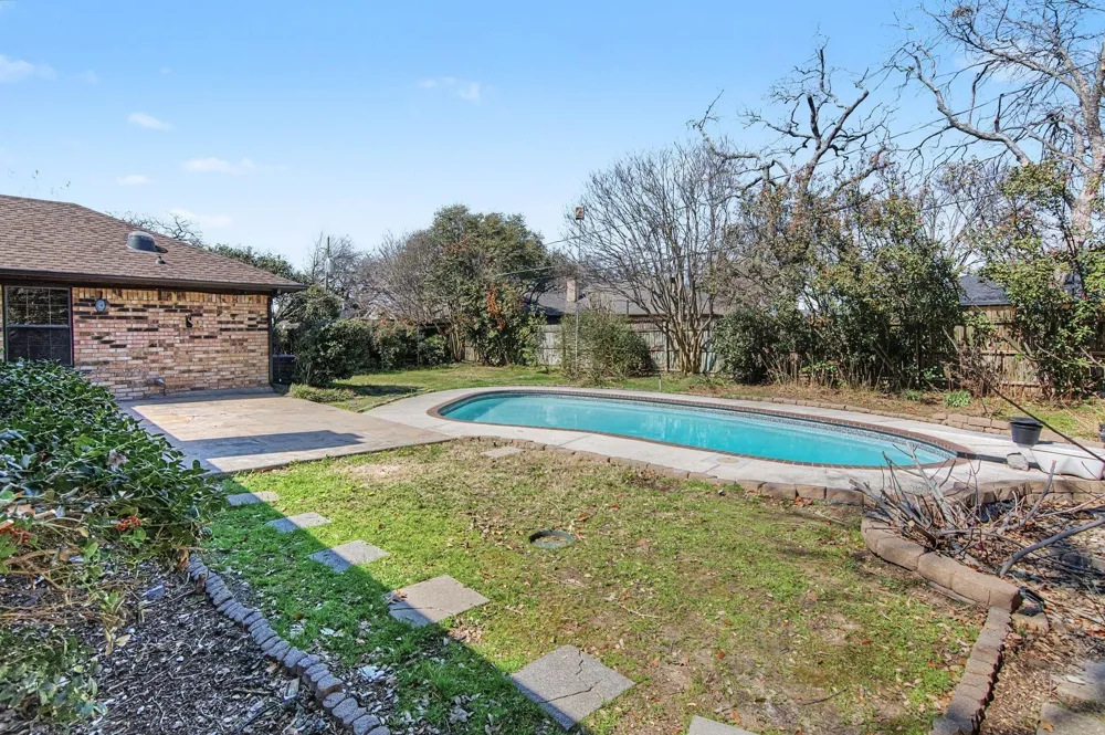 604 Baker Drive Hurst, TX 76054
