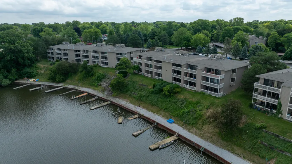 873 Cliffs Drive #105 Ypsilanti, MI 48198