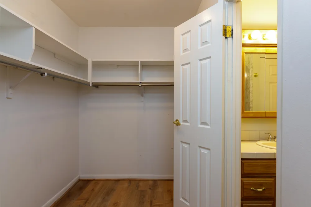 873 Cliffs Drive #105 Ypsilanti, MI 48198