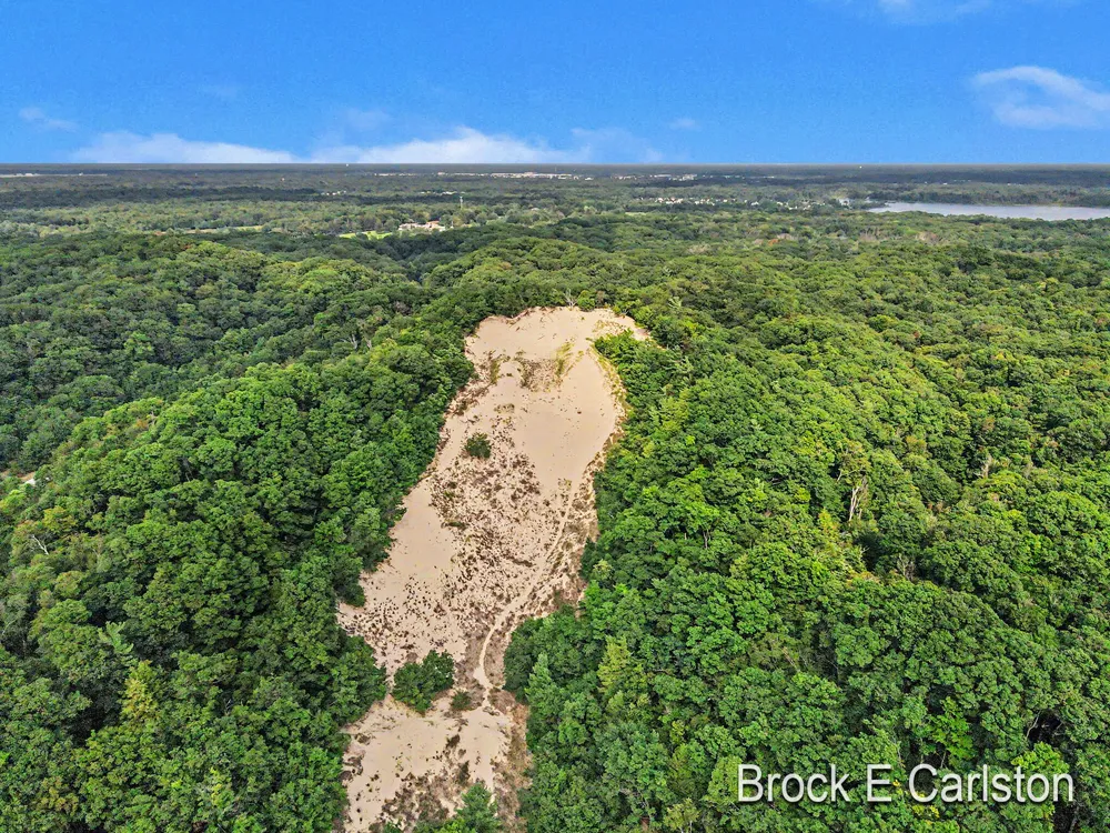 1576 Hendrick Road Norton Shores, MI 49441