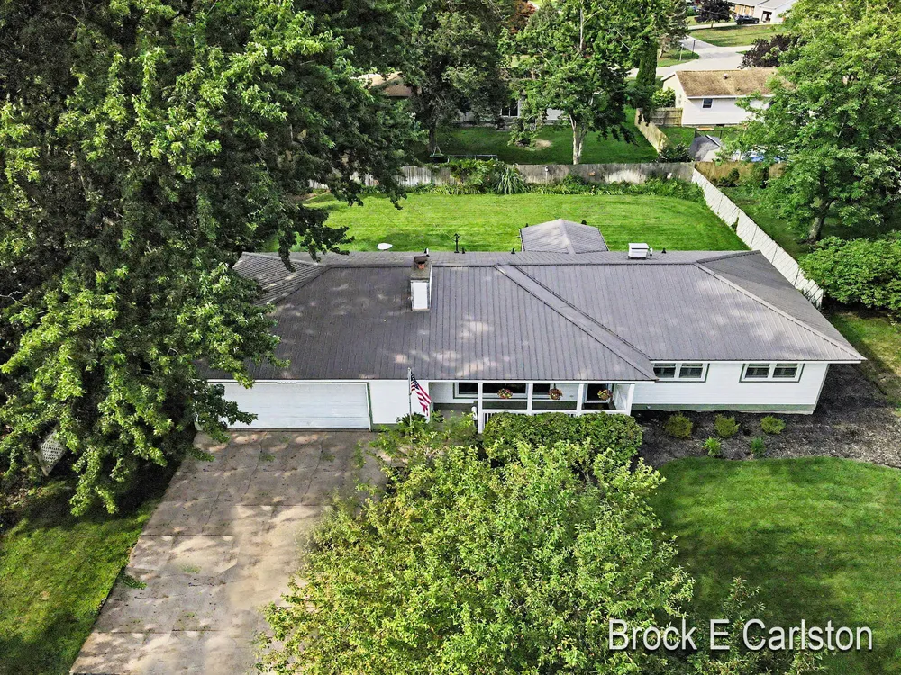 1576 Hendrick Road Norton Shores, MI 49441