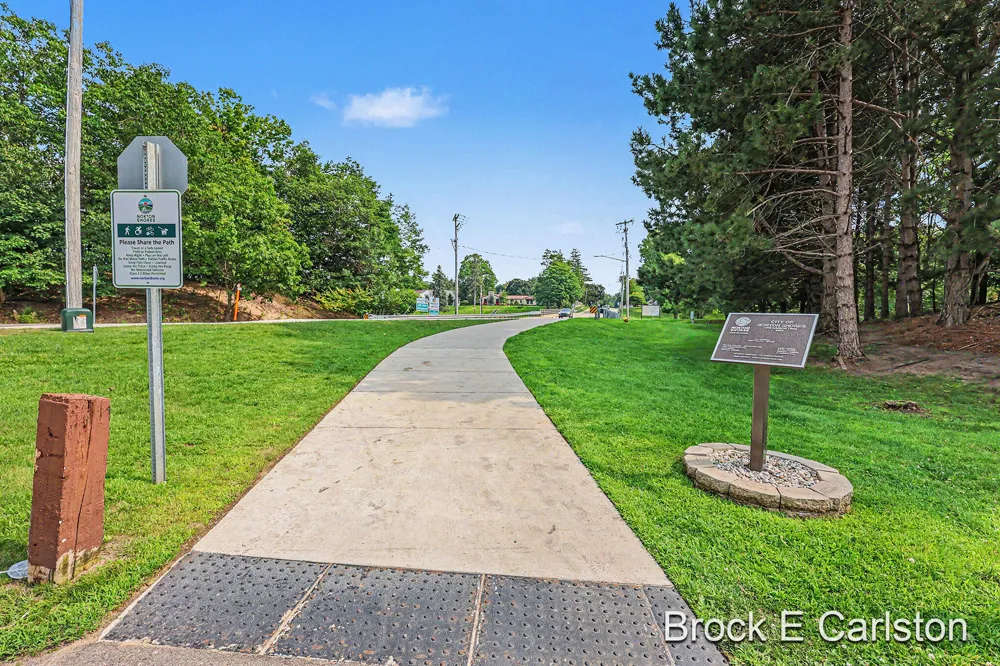 1576 Hendrick Road Norton Shores, MI 49441