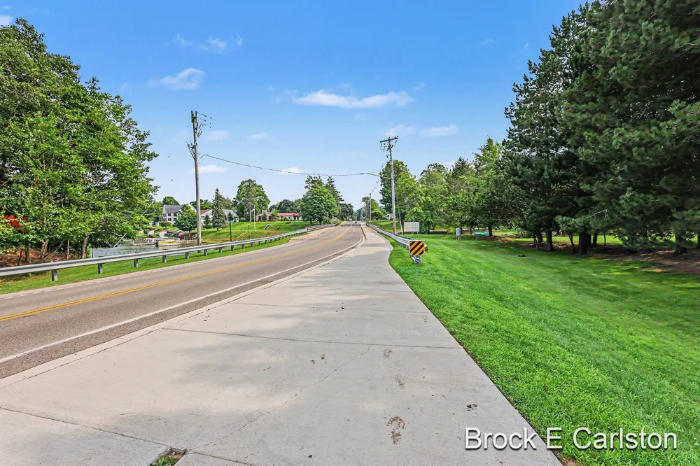 1576 Hendrick Road Norton Shores, MI 49441