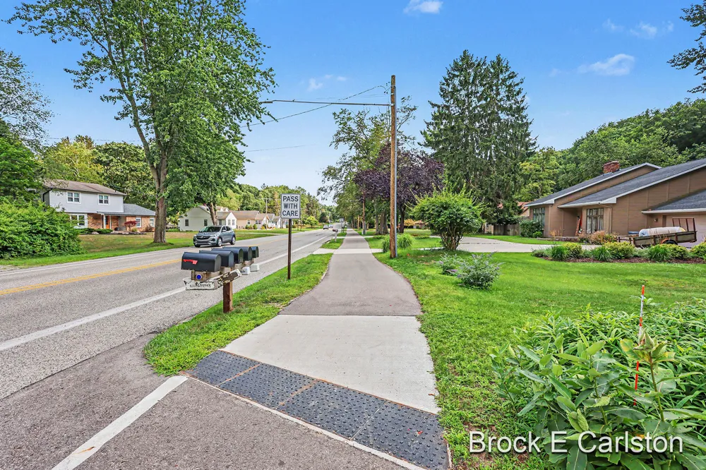 1576 Hendrick Road Norton Shores, MI 49441