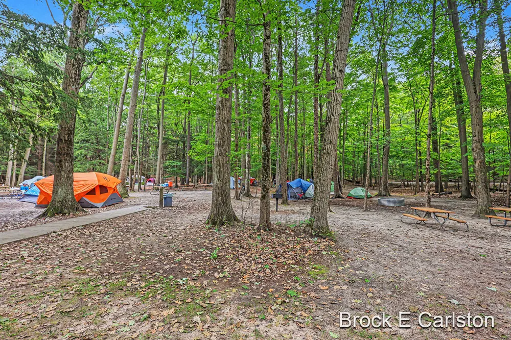 1576 Hendrick Road Norton Shores, MI 49441