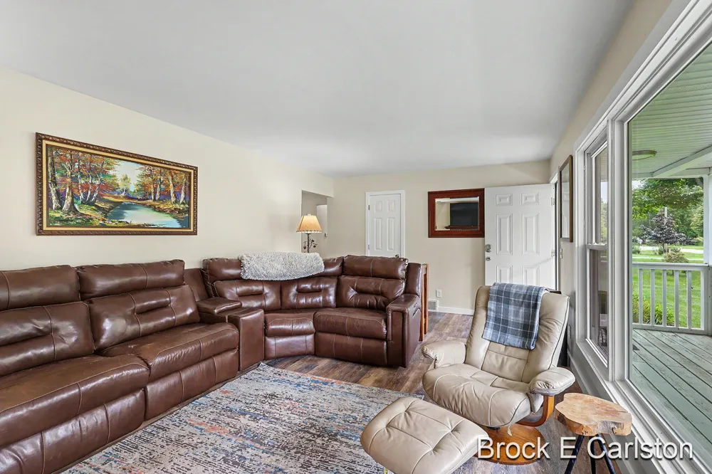 1576 Hendrick Road Norton Shores, MI 49441