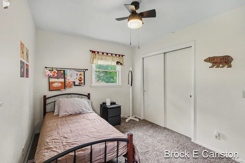 1576 Hendrick Road Norton Shores, MI 49441