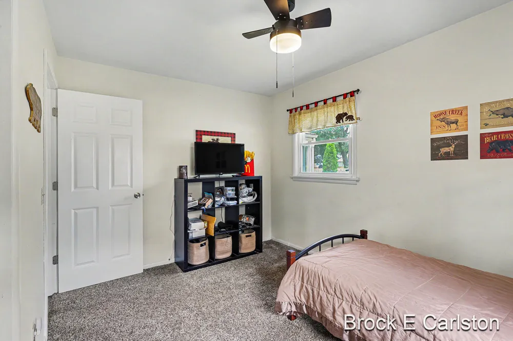 1576 Hendrick Road Norton Shores, MI 49441