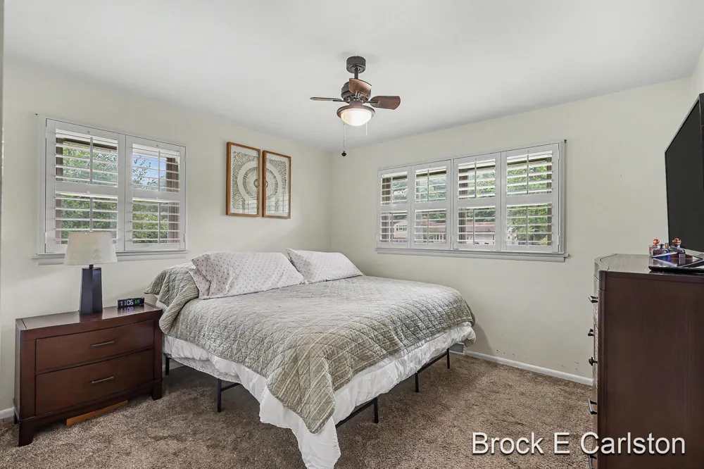 1576 Hendrick Road Norton Shores, MI 49441