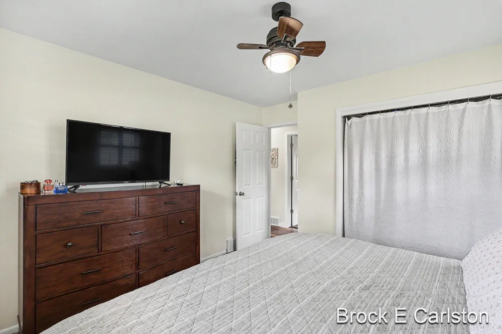 1576 Hendrick Road Norton Shores, MI 49441