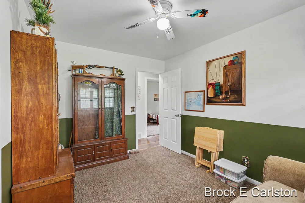 1576 Hendrick Road Norton Shores, MI 49441