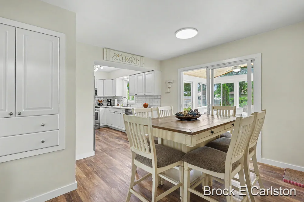 1576 Hendrick Road Norton Shores, MI 49441