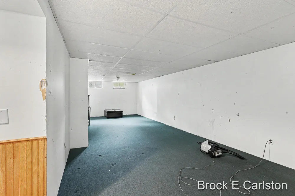 1576 Hendrick Road Norton Shores, MI 49441