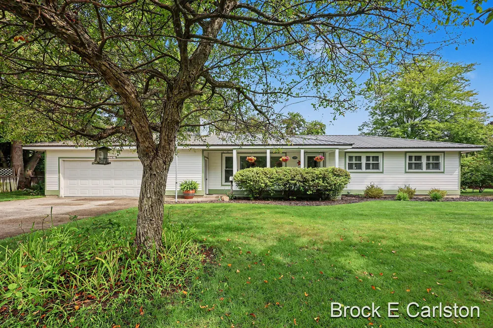 1576 Hendrick Road Norton Shores, MI 49441