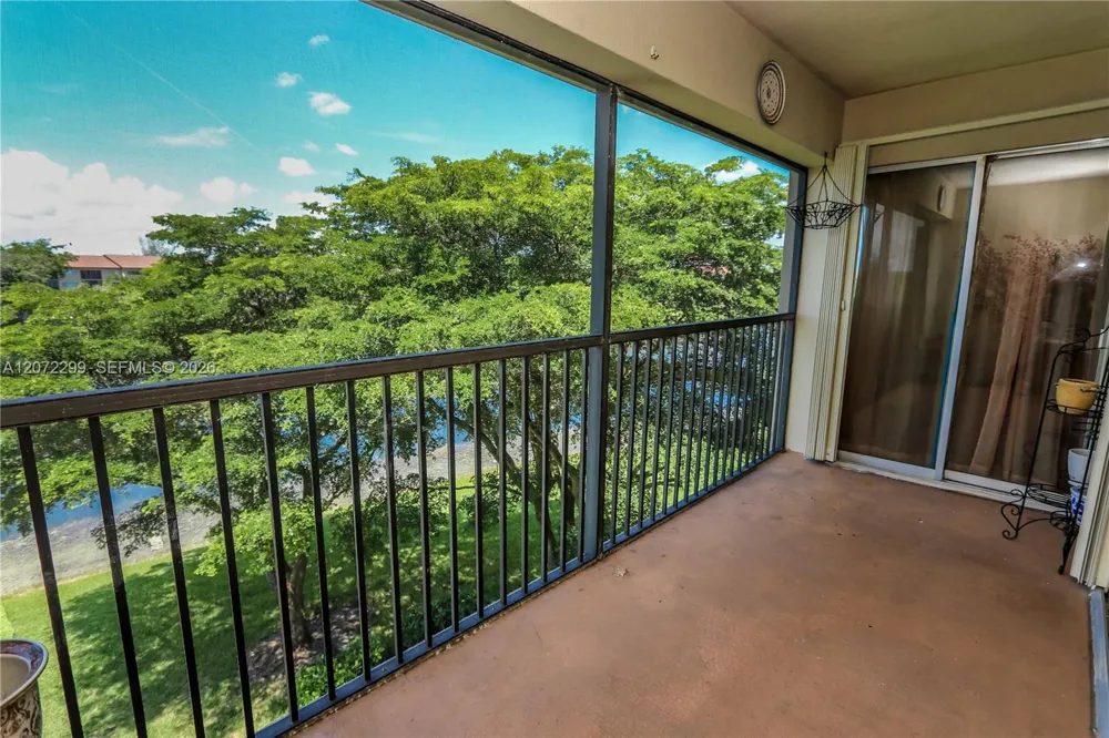 850 SW 138th Ave #408D Pembroke Pines, FL 33027