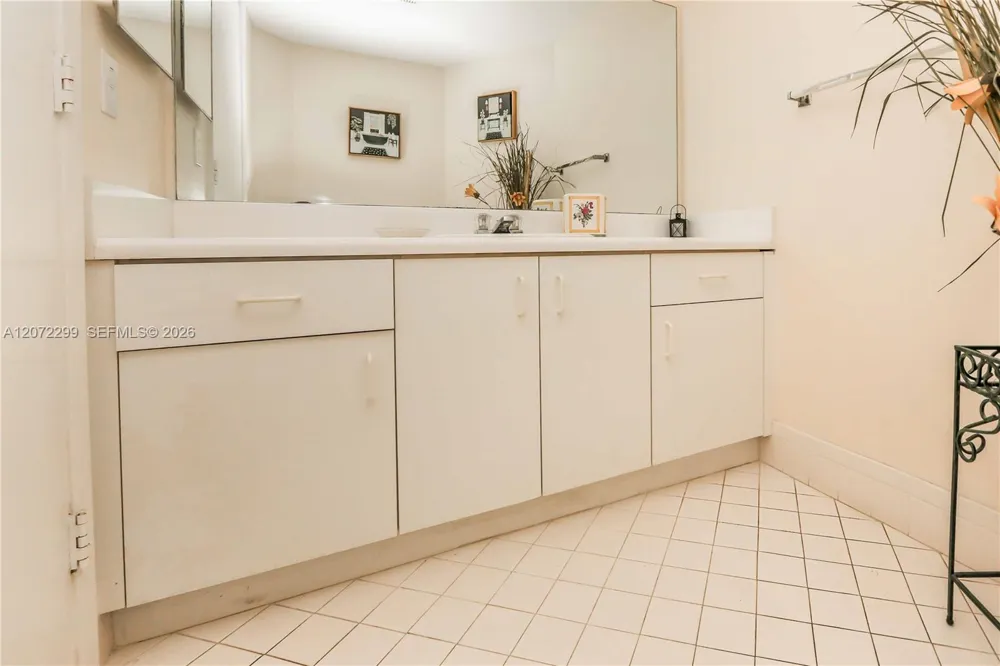 850 SW 138th Ave #408D Pembroke Pines, FL 33027