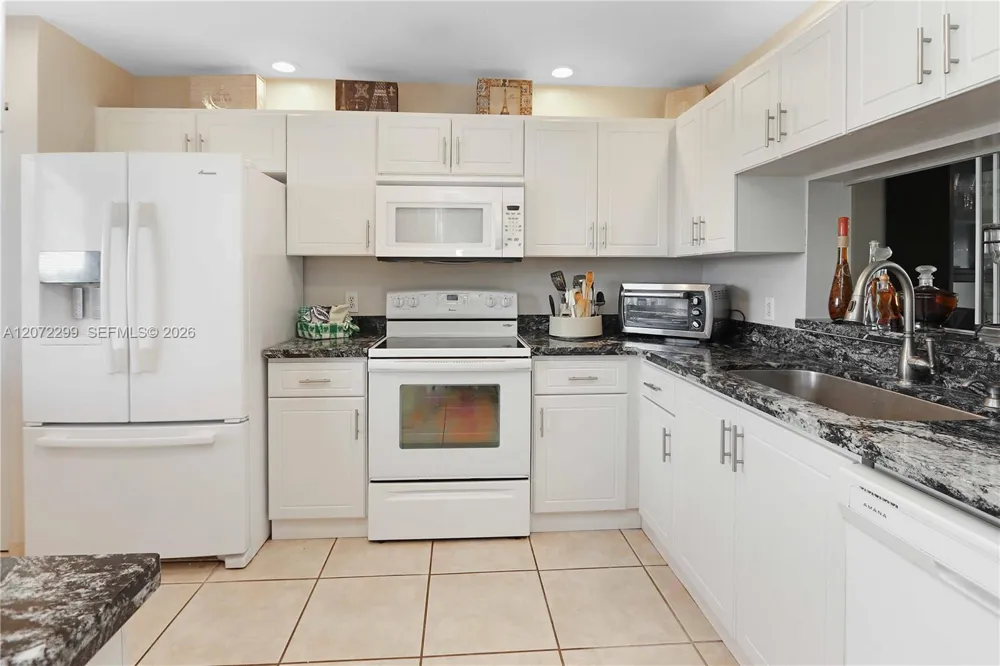 850 SW 138th Ave #408D Pembroke Pines, FL 33027