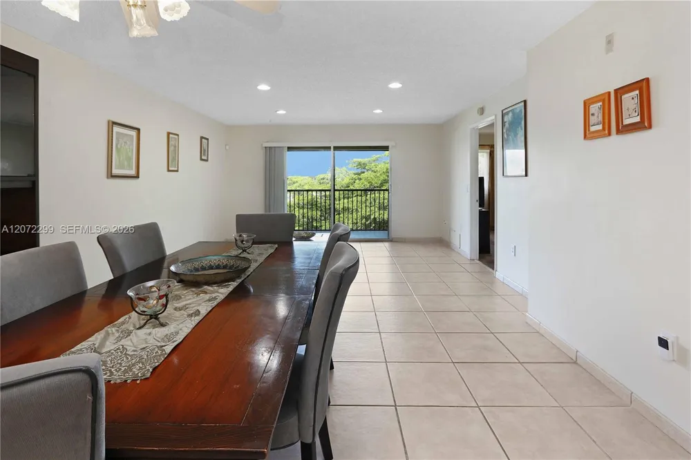 850 SW 138th Ave #408D Pembroke Pines, FL 33027