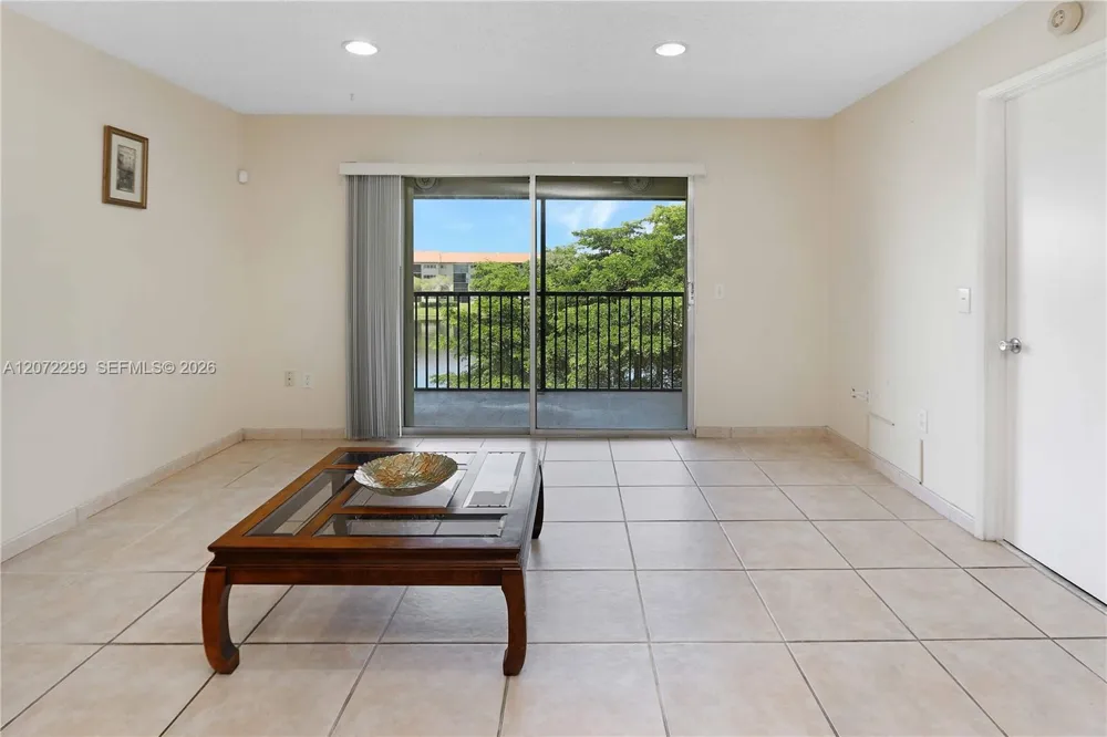 850 SW 138th Ave #408D Pembroke Pines, FL 33027