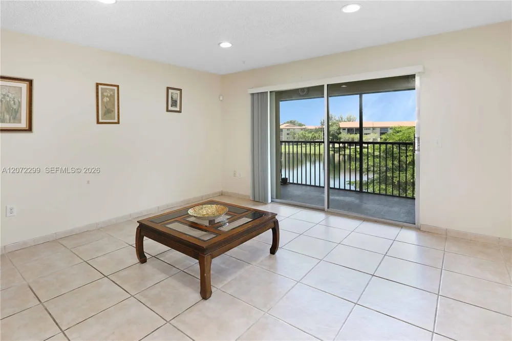 850 SW 138th Ave #408D Pembroke Pines, FL 33027