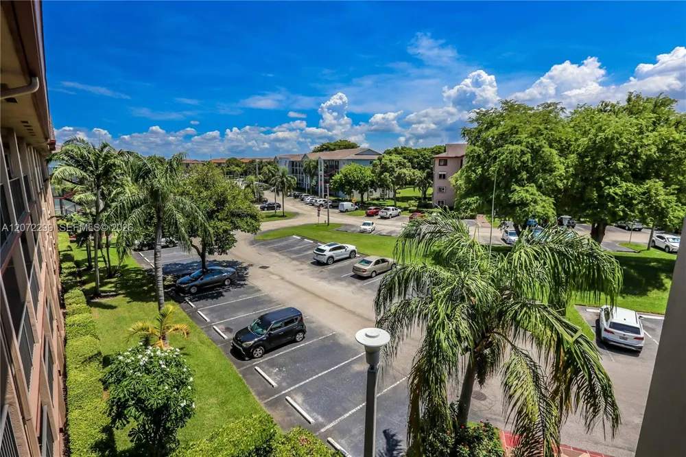 850 SW 138th Ave #408D Pembroke Pines, FL 33027