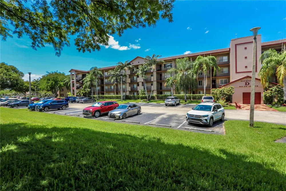 850 SW 138th Ave #408D Pembroke Pines, FL 33027