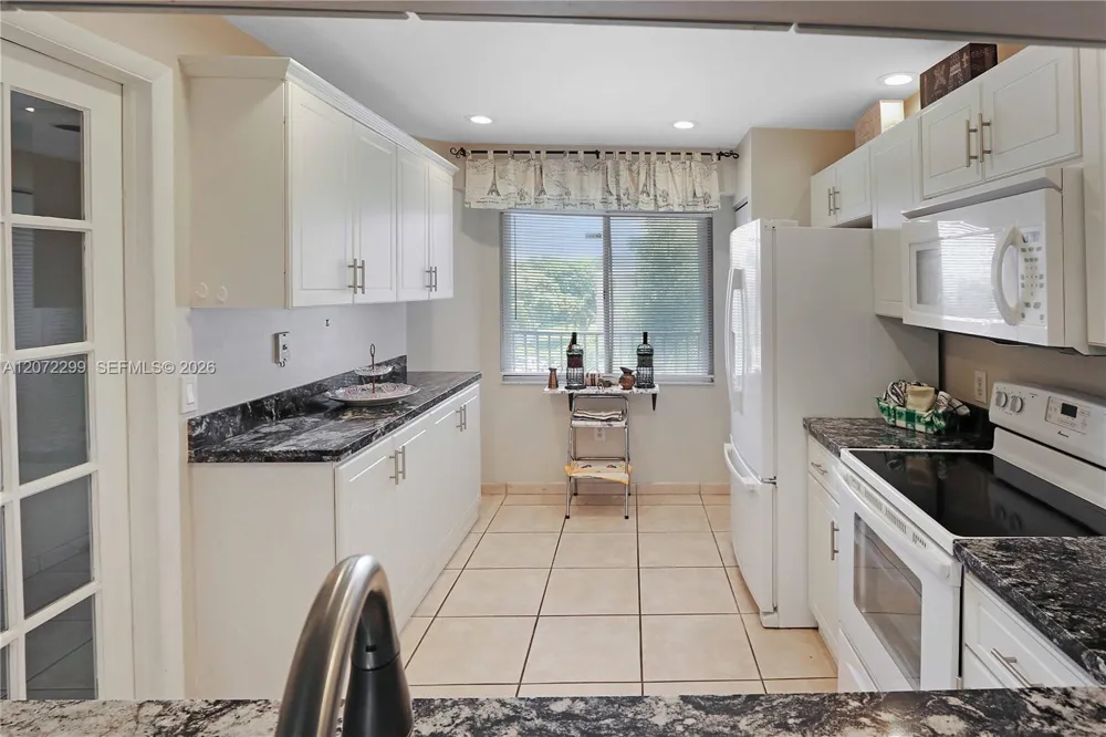 850 SW 138th Ave #408D Pembroke Pines, FL 33027