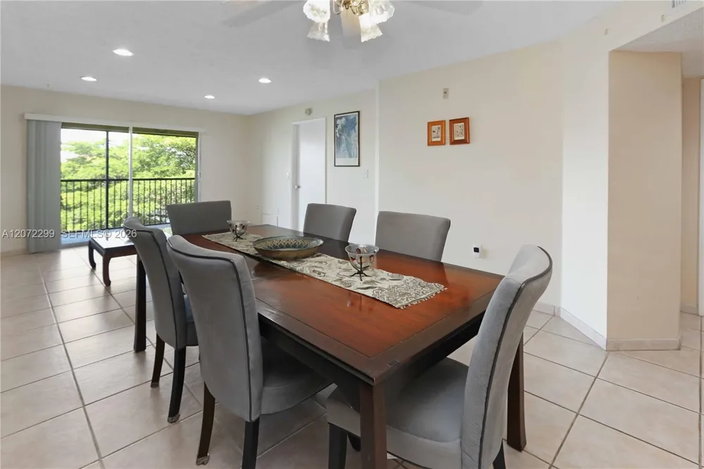 850 SW 138th Ave #408D Pembroke Pines, FL 33027