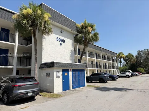 5090 SW 64th Ave #305