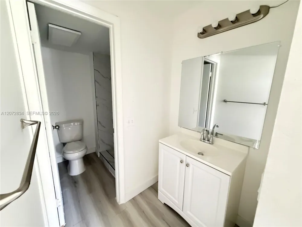 5090 SW 64th Ave #305 Davie, FL 33314