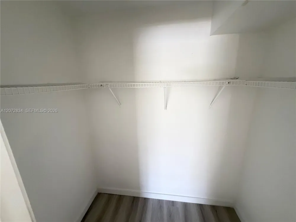 5090 SW 64th Ave #305 Davie, FL 33314