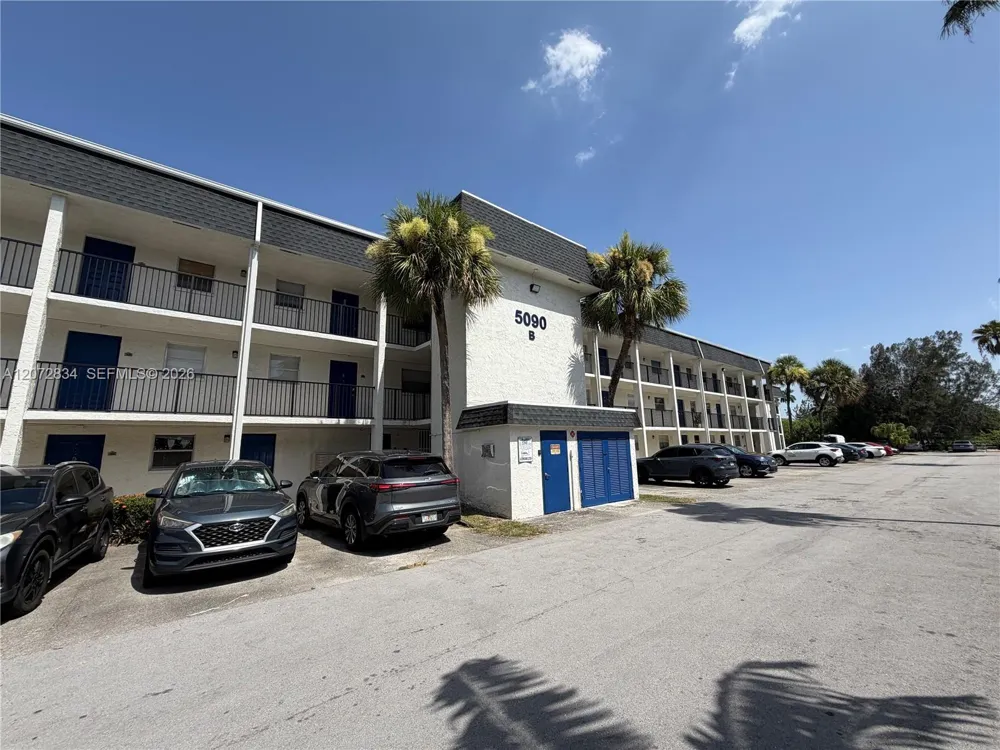 5090 SW 64th Ave #305 Davie, FL 33314