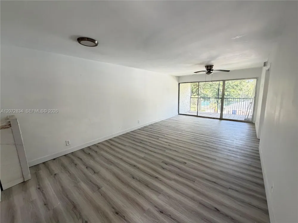 5090 SW 64th Ave #305 Davie, FL 33314