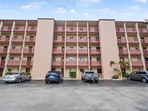 4023 LAKE BAYSHORE DRIVE #112