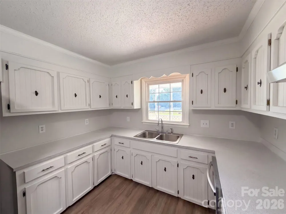 4202 Wrentree Drive Dallas, NC 28034